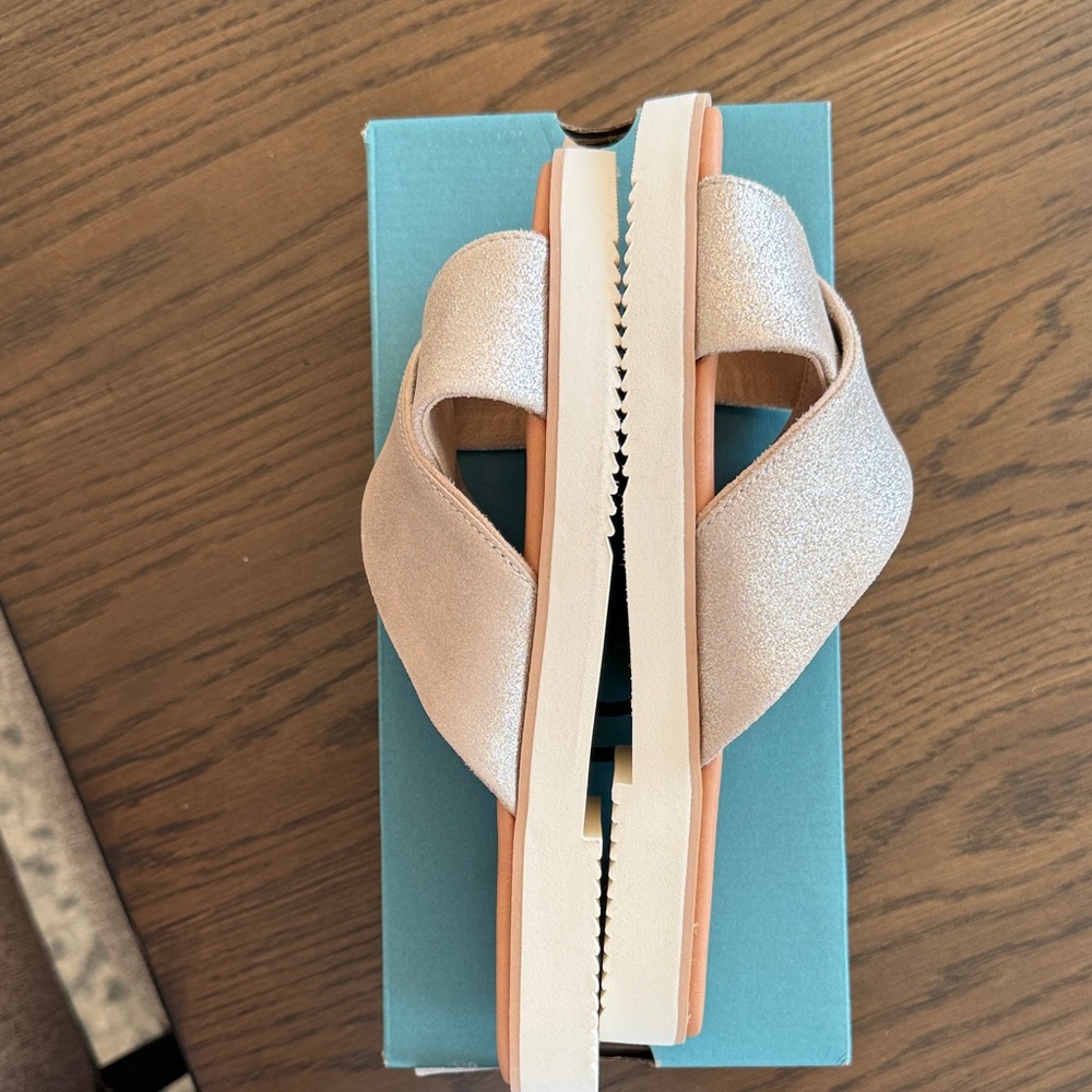 TOMS Women's Beige w/ Silver Cross Strap Sandals - Picture 4 of 8